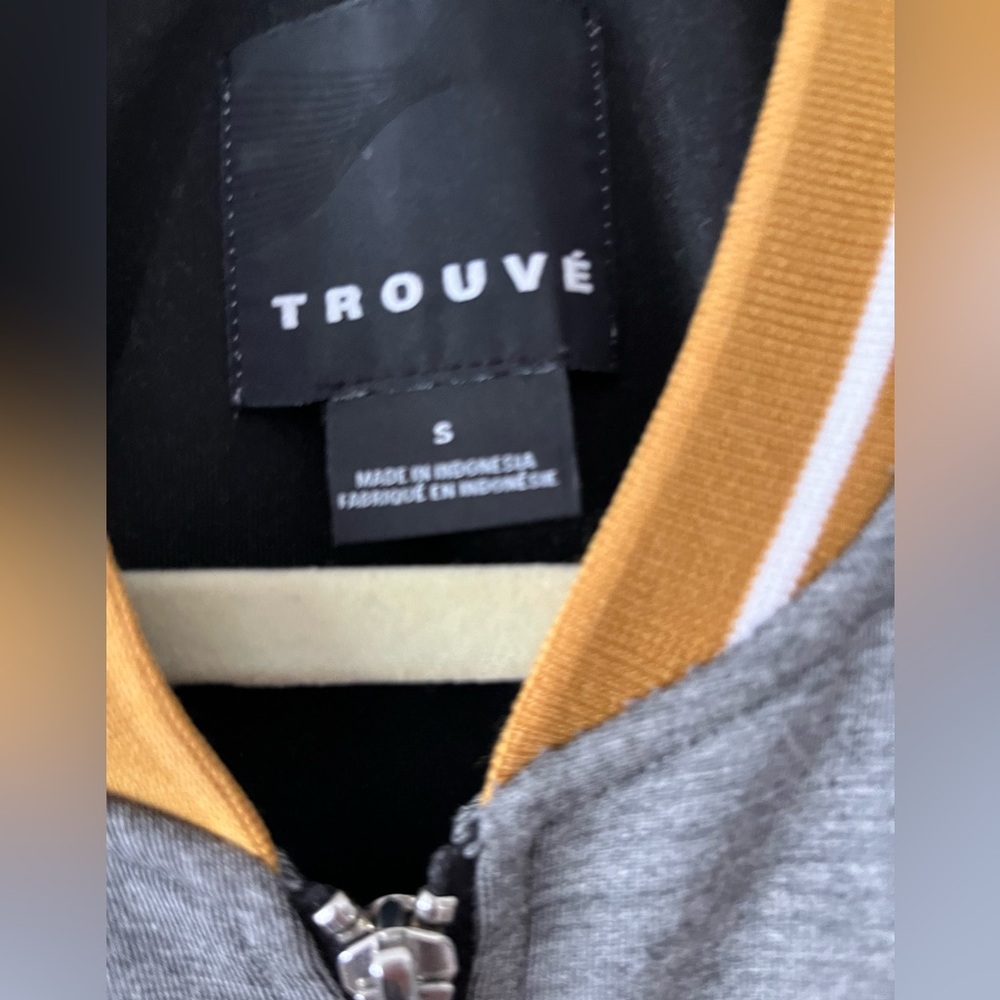 Cold shoulder jacket - Picture 4 of 5
